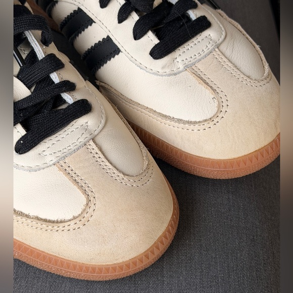 Adidas Samba Cream and Black Sneakers - Picture 14 of 16